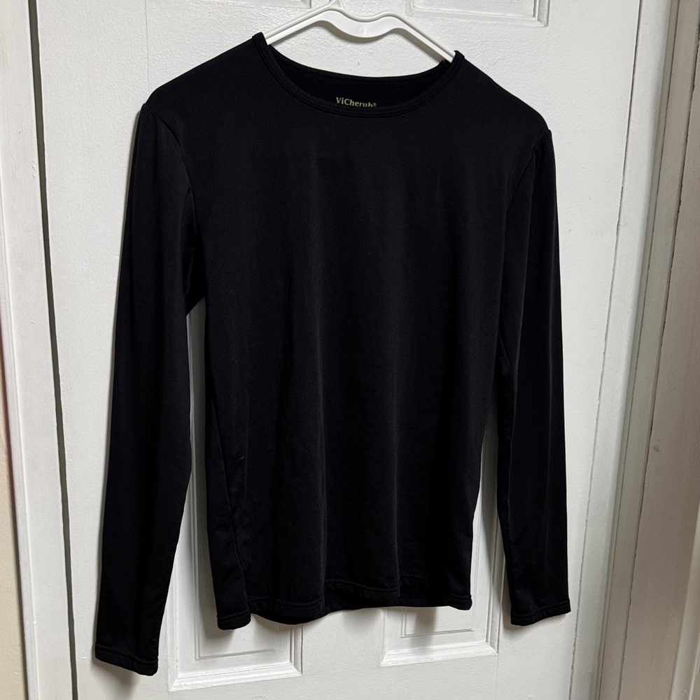 Black Long Sleeve Top  to be worn under tee shirt for gym bae style